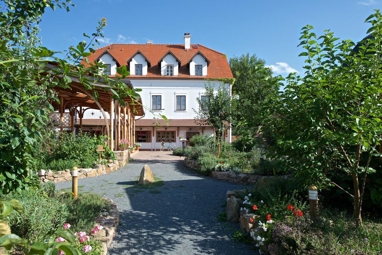 Babiccina Zahrada Penzion & Restaurant Prŭhonice Luaran gambar